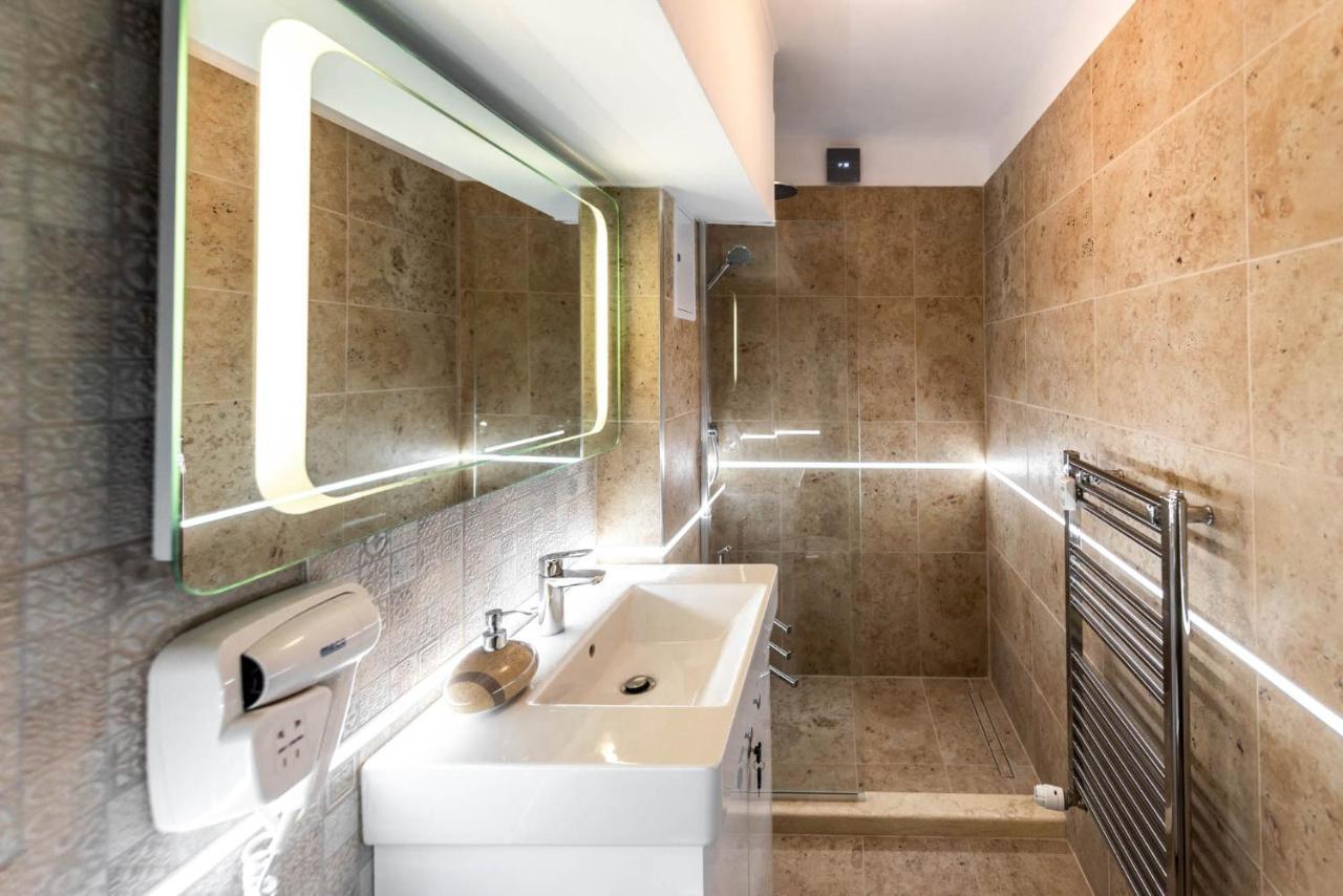 La Nueve Suite Brasov Ngoại thất bức ảnh